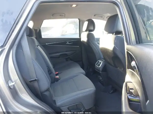 5XYPGDA31GG096896 2016 KIA SORENTO - Image 8