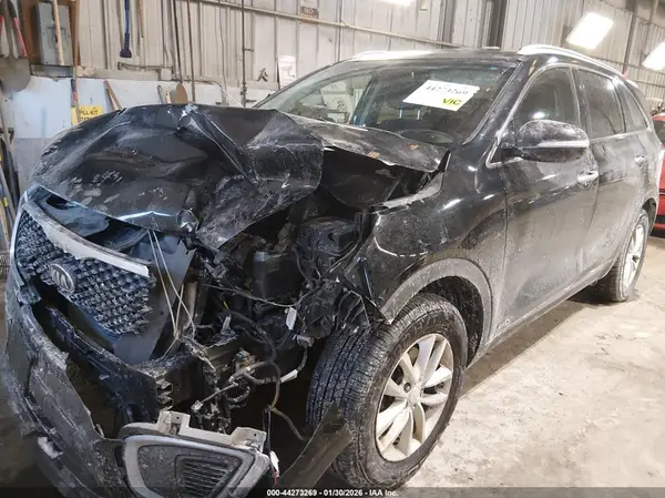 5XYPGDA31GG109646 2016 KIA SORENTO - Image 2