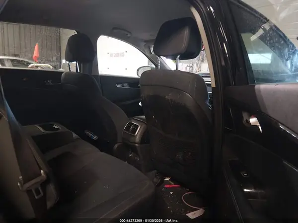 5XYPGDA31GG109646 2016 KIA SORENTO - Image 8