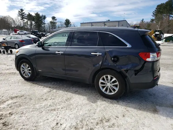 5XYPGDA31GG110182 2016 KIA SORENTO - Image 2
