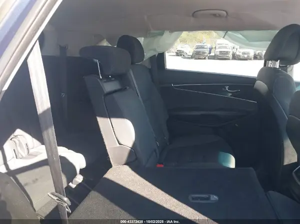 5XYPGDA31GG110215 2016 KIA SORENTO - Image 8
