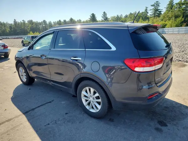 5XYPGDA31GG165988 2016 KIA SORENTO - Image 2