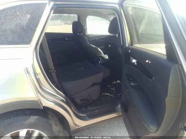 5XYPGDA31GG169507 2016 KIA SORENTO - Image 8