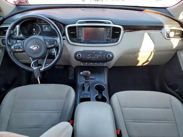 5XYPGDA31HG195784 2017 KIA SORENTO - Image 8