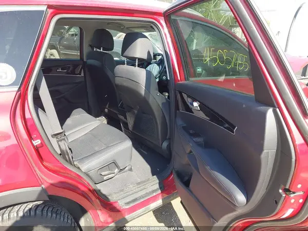 5XYPGDA31HG236933 2017 KIA SORENTO - Image 8