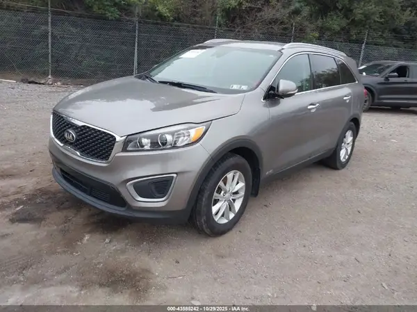 5XYPGDA31HG237225 2017 KIA SORENTO - Image 2