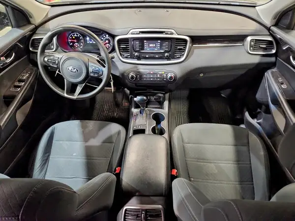 5XYPGDA31HG245423 2017 KIA SORENTO - Image 8
