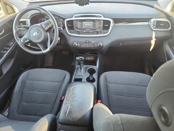 5XYPGDA31HG246118 2017 KIA SORENTO - Image 8