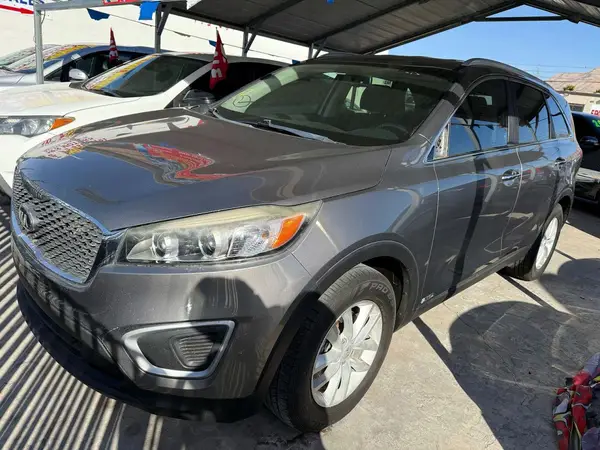 5XYPGDA31HG256647 2017 KIA SORENTO - Image 2