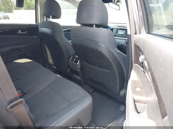 5XYPGDA31HG275604 2017 KIA SORENTO - Image 8