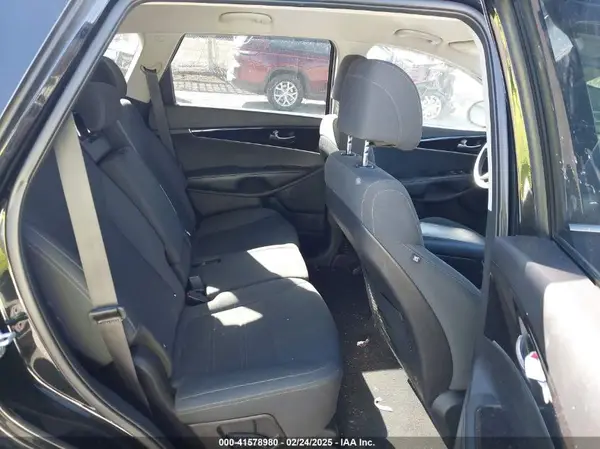5XYPGDA31HG278535 2017 KIA SORENTO - Image 8