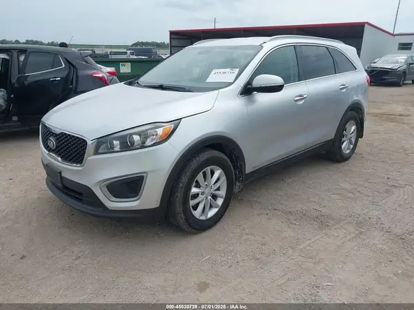 5XYPGDA31HG285114 2017 KIA SORENTO - Image 2