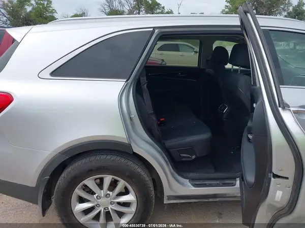 5XYPGDA31HG285114 2017 KIA SORENTO - Image 8