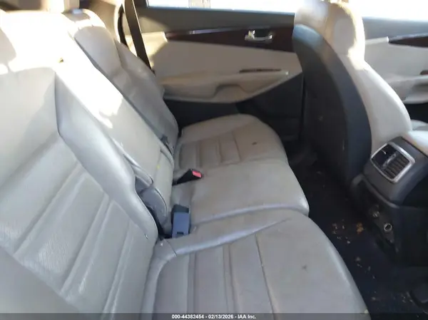 5XYPGDA31HG293617 2017 KIA SORENTO - Image 8