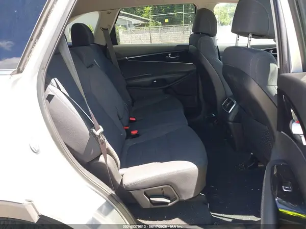 5XYPGDA31HG298655 2017 KIA SORENTO - Image 8