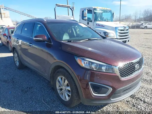 5XYPGDA31HG320931 2017 KIA SORENTO - Image 1