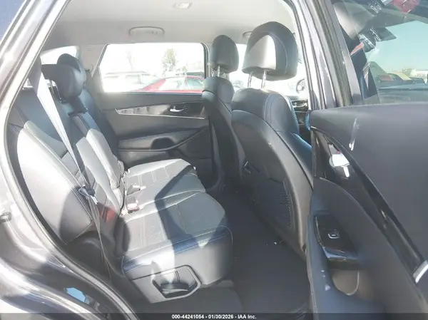 5XYPGDA31HG331184 2017 KIA SORENTO - Image 8