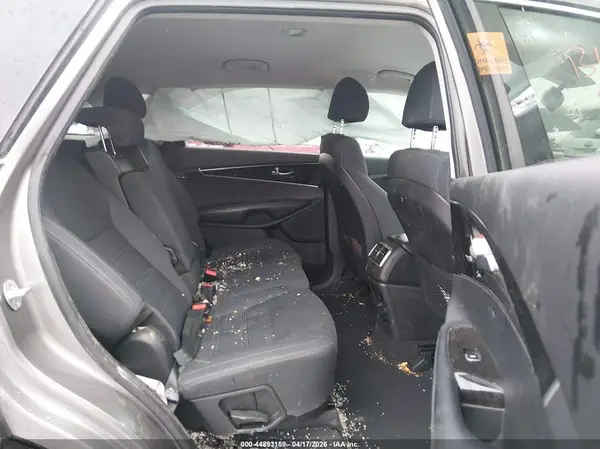 5XYPGDA31JG347438 2018 KIA SORENTO - Image 8