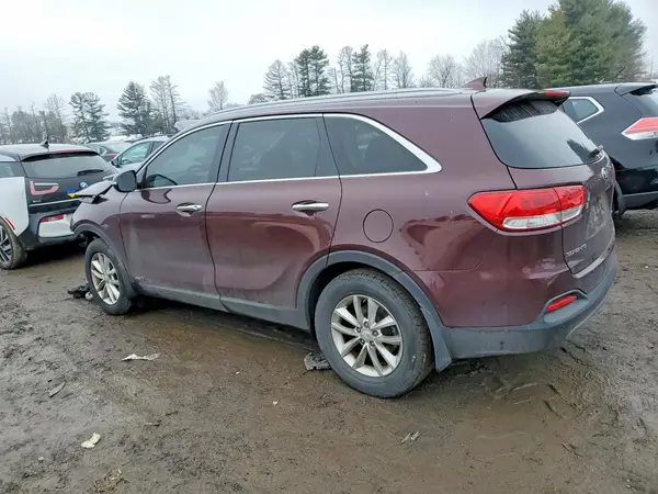 5XYPGDA31JG348511 2018 KIA SORENTO - Image 2