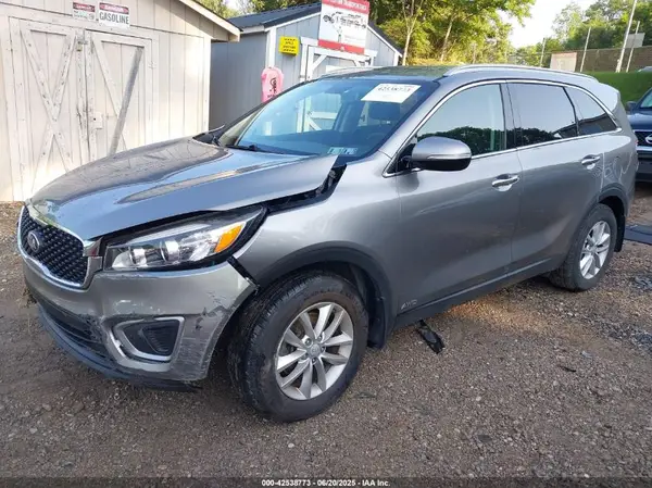 5XYPGDA31JG348685 2018 KIA SORENTO - Image 2