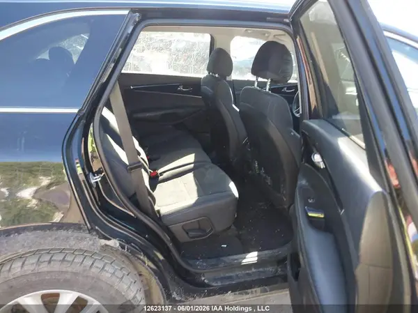 5XYPGDA31JG354115 2018 KIA SORENTO - Image 8