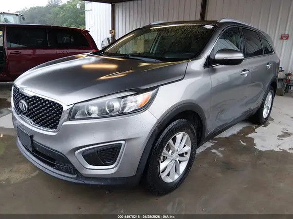 5XYPGDA31JG354633 2018 KIA SORENTO - Image 2