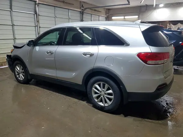 5XYPGDA31JG371240 2018 KIA SORENTO - Image 2