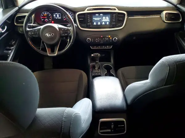 5XYPGDA31JG397319 2018 KIA SORENTO - Image 8