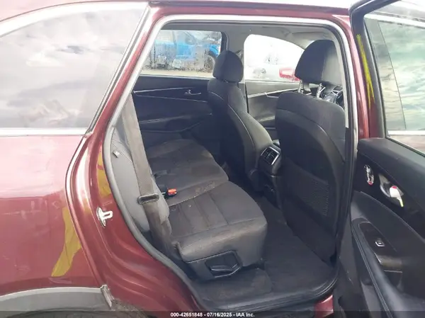 5XYPGDA31JG398129 2018 KIA SORENTO - Image 8