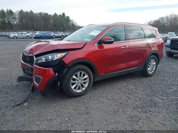 5XYPGDA31JG400154 2018 KIA SORENTO - Image 2