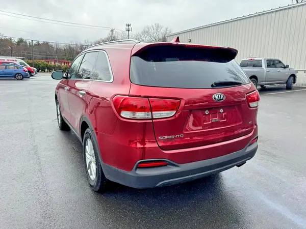 5XYPGDA31JG402759 2018 KIA SORENTO - Image 2