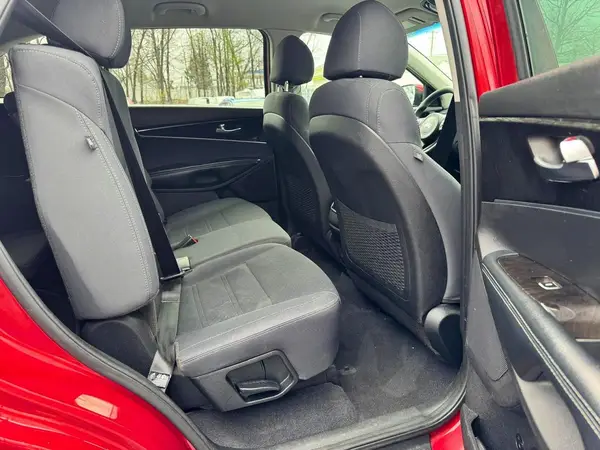 5XYPGDA31JG402759 2018 KIA SORENTO - Image 8