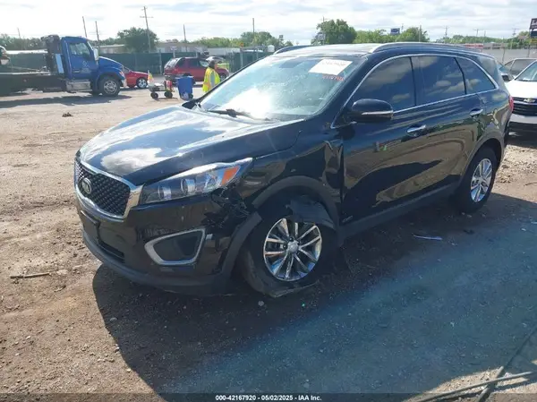 5XYPGDA31JG407573 2018 KIA SORENTO - Image 2