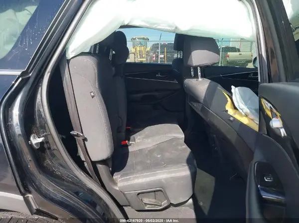 5XYPGDA31JG407573 2018 KIA SORENTO - Image 8
