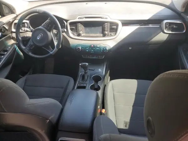 5XYPGDA31JG415530 2018 KIA SORENTO - Image 8