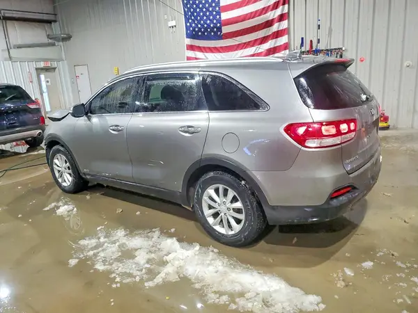 5XYPGDA31JG426138 2018 KIA SORENTO - Image 2