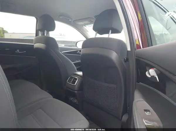 5XYPGDA31JG431873 2018 KIA SORENTO - Image 8