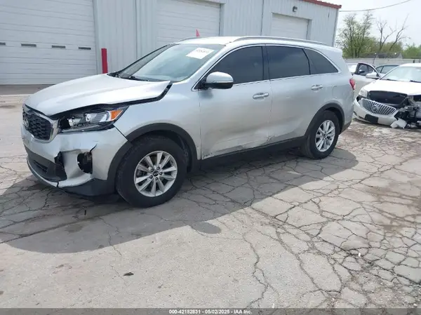 5XYPGDA31KG434841 2019 KIA SORENTO - Image 2