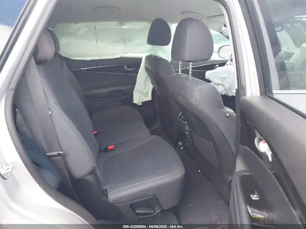 5XYPGDA31KG435326 2019 KIA SORENTO - Image 8
