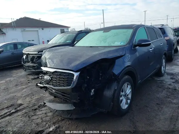5XYPGDA31KG462266 2019 KIA SORENTO - Image 2