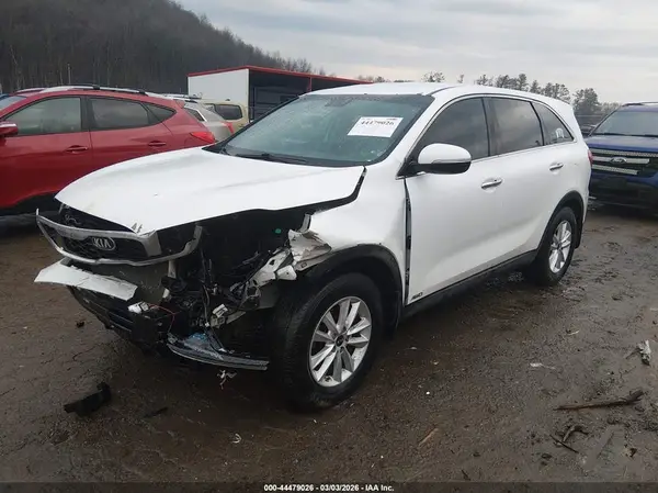 5XYPGDA31KG473722 2019 KIA SORENTO - Image 2