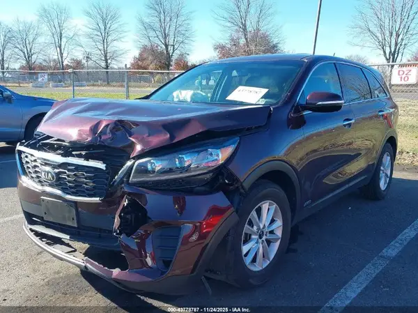 5XYPGDA31KG499107 2019 KIA SORENTO - Image 2