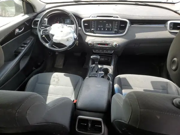 5XYPGDA31KG523437 2019 KIA SORENTO - Image 8