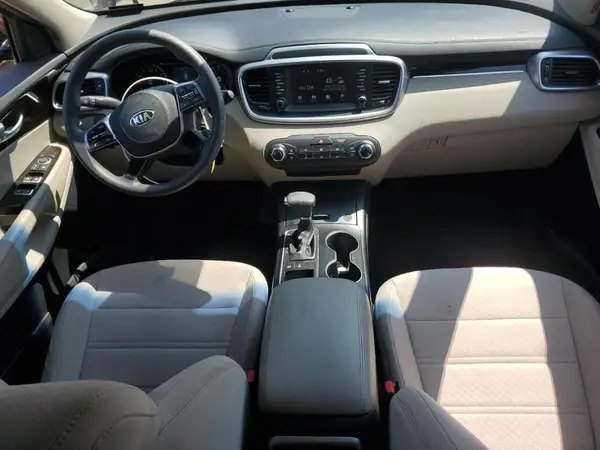 5XYPGDA31KG527567 2019 KIA SORENTO - Image 8