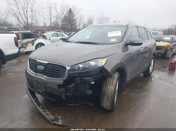 5XYPGDA31KG545356 2019 KIA SORENTO - Image 2