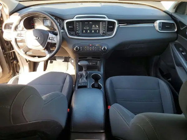 5XYPGDA31KG547110 2019 KIA SORENTO - Image 8