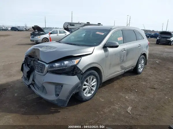 5XYPGDA31KG549956 2019 KIA SORENTO - Image 2