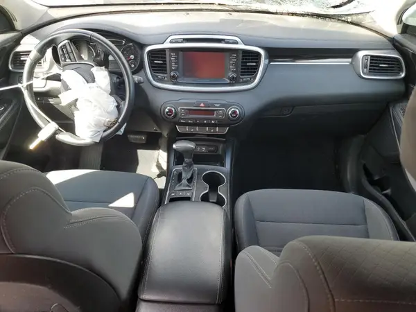 5XYPGDA31KG556616 2019 KIA SORENTO - Image 8