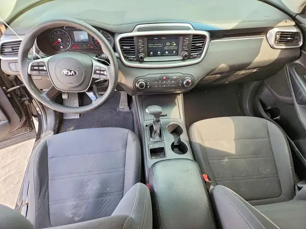 5XYPGDA31KG560455 2019 KIA SORENTO - Image 8