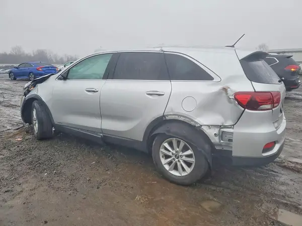 5XYPGDA31KG562724 2019 KIA SORENTO - Image 2